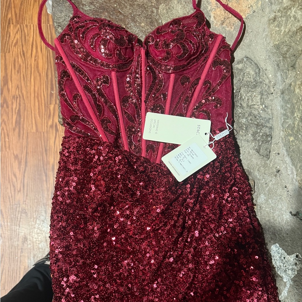 Elegant Burgundy Sequin Mini Dress - Picture 3 of 3